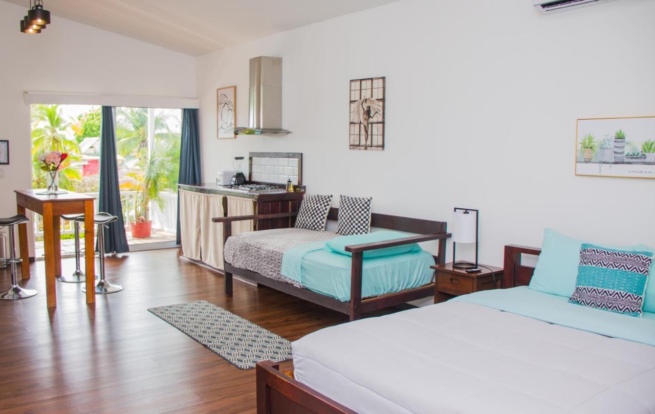 Chango'S Apartments Bocas del Toro Exterior photo