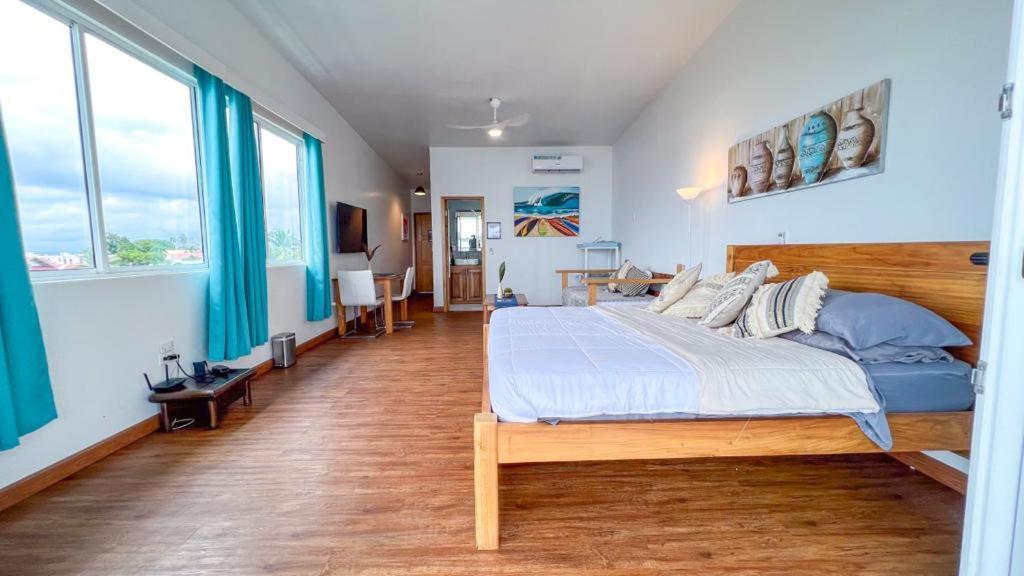 Chango'S Apartments Bocas del Toro Exterior photo